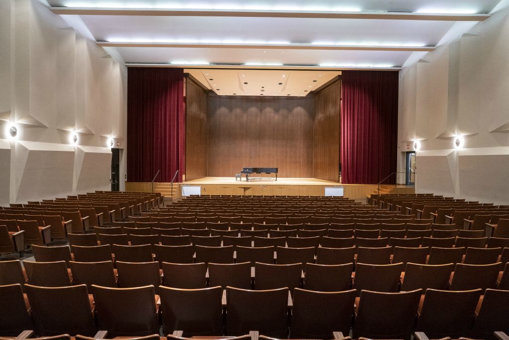 Lutz Hall hosts student performances and guest musicians